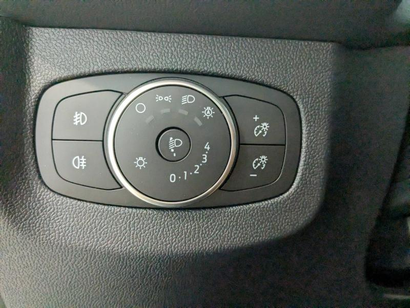 FORD Tourneo Courier d’occasion à vendre à DRAGUIGNAN chez VAGNEUR (Photo 14)