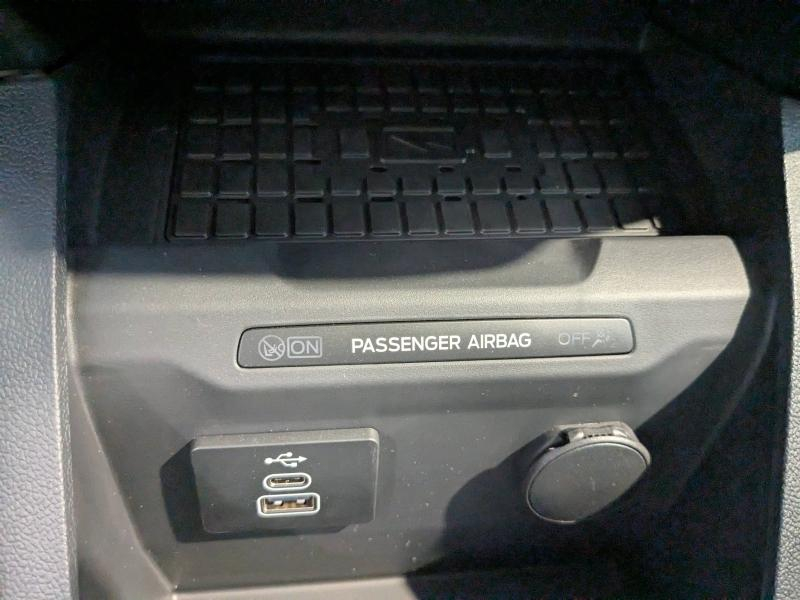 FORD Tourneo Courier d’occasion à vendre à DRAGUIGNAN chez VAGNEUR (Photo 17)