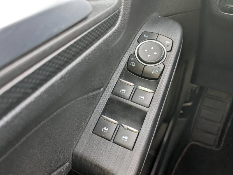 FORD Kuga d’occasion à vendre à DRAGUIGNAN chez VAGNEUR (Photo 16)