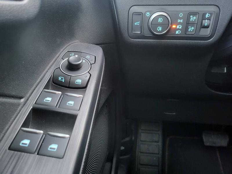 FORD Kuga d’occasion à vendre à DRAGUIGNAN chez VAGNEUR (Photo 13)