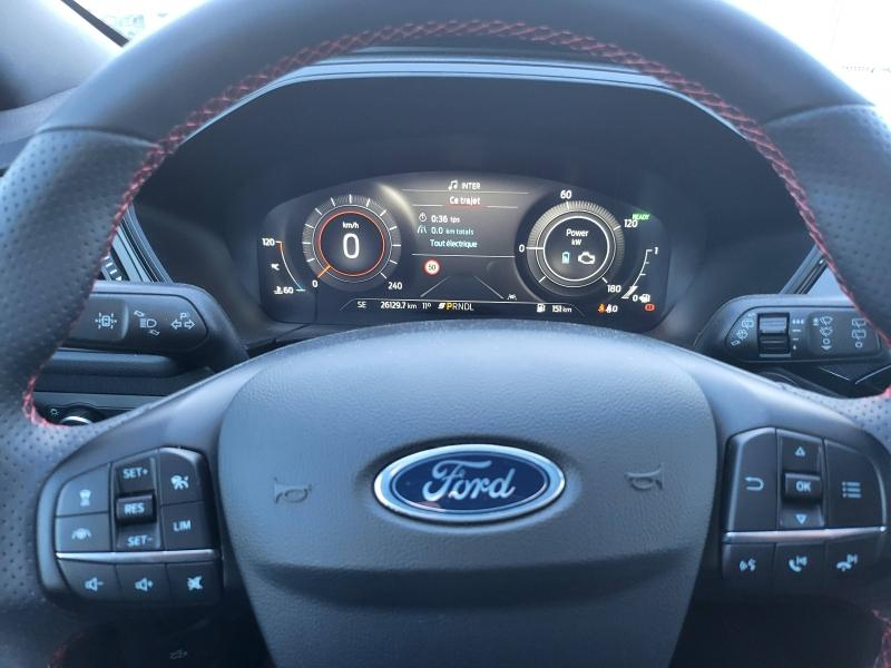 FORD Kuga d’occasion à vendre à DRAGUIGNAN chez VAGNEUR (Photo 14)