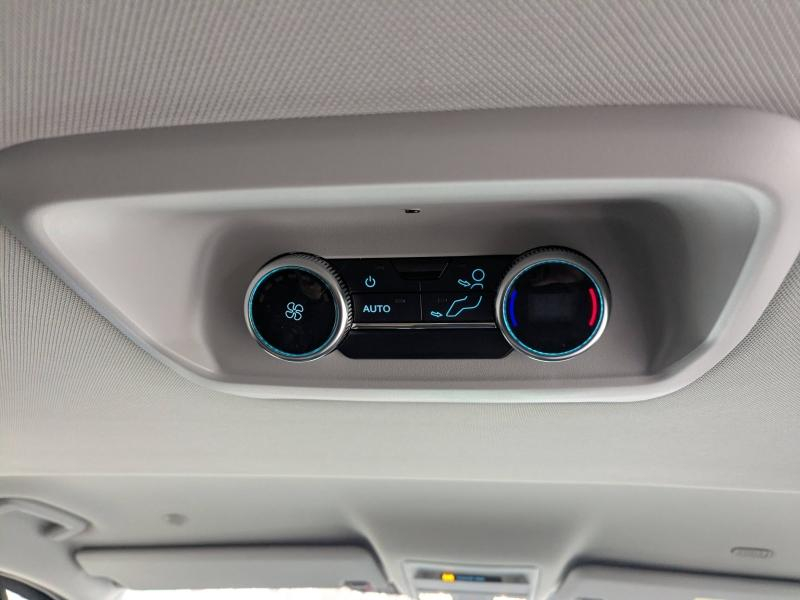 FORD Tourneo Custom d’occasion à vendre à DRAGUIGNAN chez VAGNEUR (Photo 12)