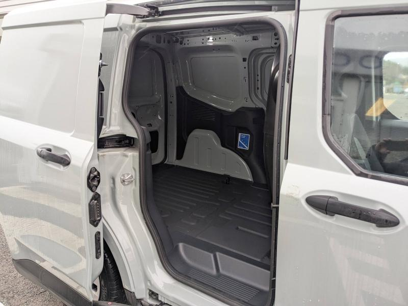 FORD Transit Courier VUL d’occasion à vendre à DRAGUIGNAN chez VAGNEUR (Photo 10)