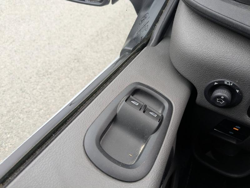 FORD Transit 2T Fg VUL d’occasion à vendre à DRAGUIGNAN chez VAGNEUR (Photo 14)