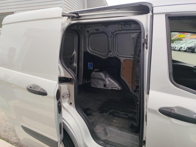 FORD Transit Courier VUL d’occasion à vendre à DRAGUIGNAN chez VAGNEUR (Photo 9)
