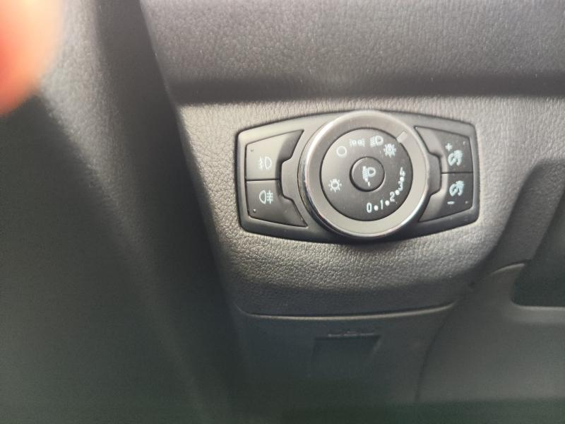 FORD Transit Courier VUL d’occasion à vendre à DRAGUIGNAN chez VAGNEUR (Photo 15)