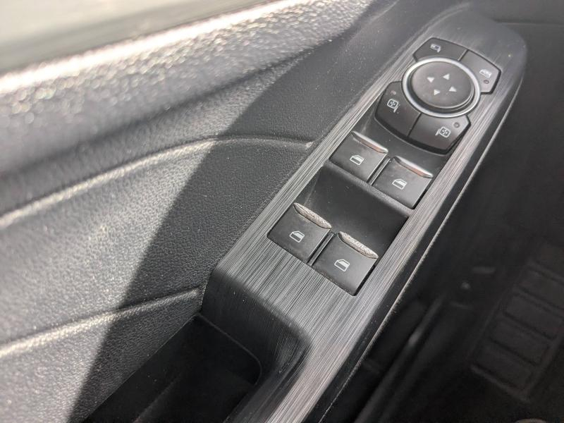 FORD Kuga d’occasion à vendre à DRAGUIGNAN chez VAGNEUR (Photo 17)