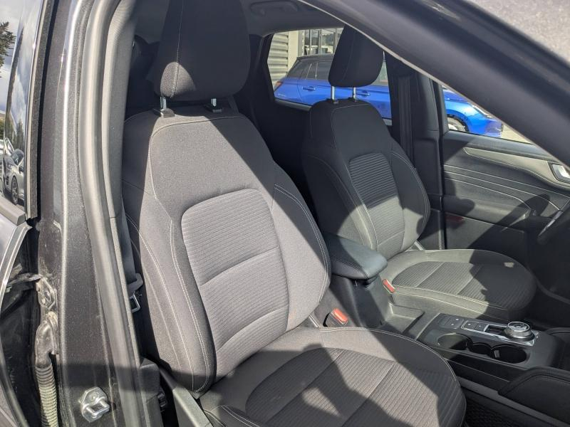 FORD Kuga d’occasion à vendre à DRAGUIGNAN chez VAGNEUR (Photo 7)