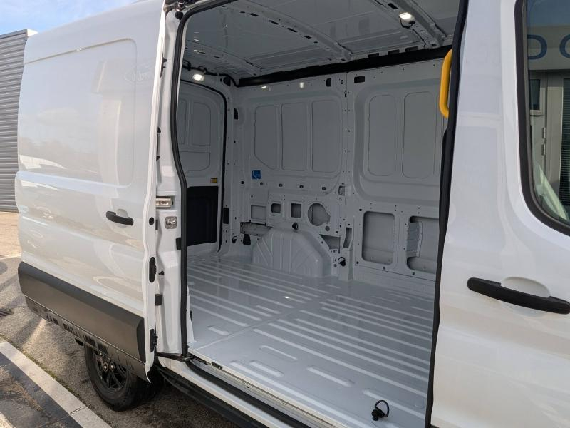 FORD Transit 2T Fg VUL d’occasion à vendre à DRAGUIGNAN chez VAGNEUR (Photo 8)