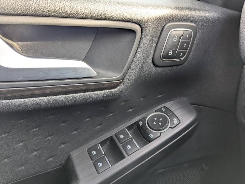 FORD Kuga d’occasion à vendre à DRAGUIGNAN chez VAGNEUR (Photo 14)