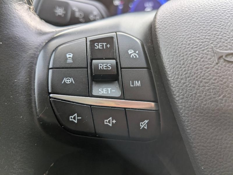 FORD Kuga d’occasion à vendre à DRAGUIGNAN chez VAGNEUR (Photo 17)