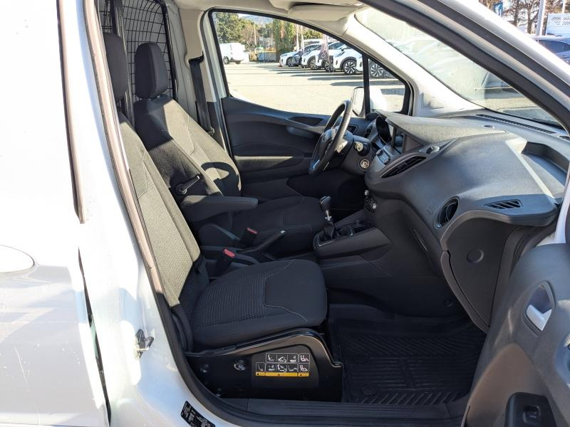 FORD Transit Courier VUL d’occasion à vendre à DRAGUIGNAN chez VAGNEUR (Photo 6)
