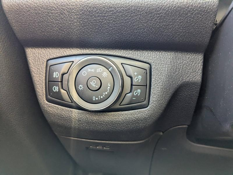 FORD Transit Courier VUL d’occasion à vendre à DRAGUIGNAN chez VAGNEUR (Photo 12)