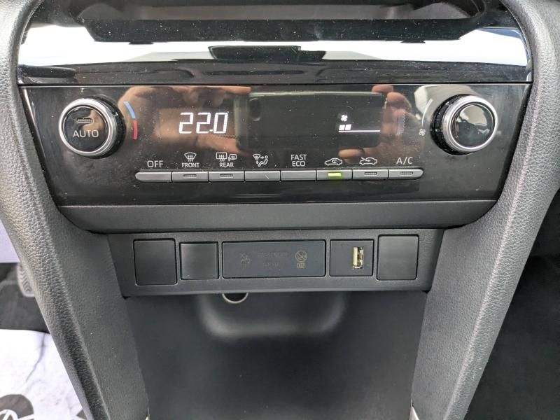 TOYOTA Yaris Cross d’occasion à vendre à DRAGUIGNAN chez VAGNEUR (Photo 13)