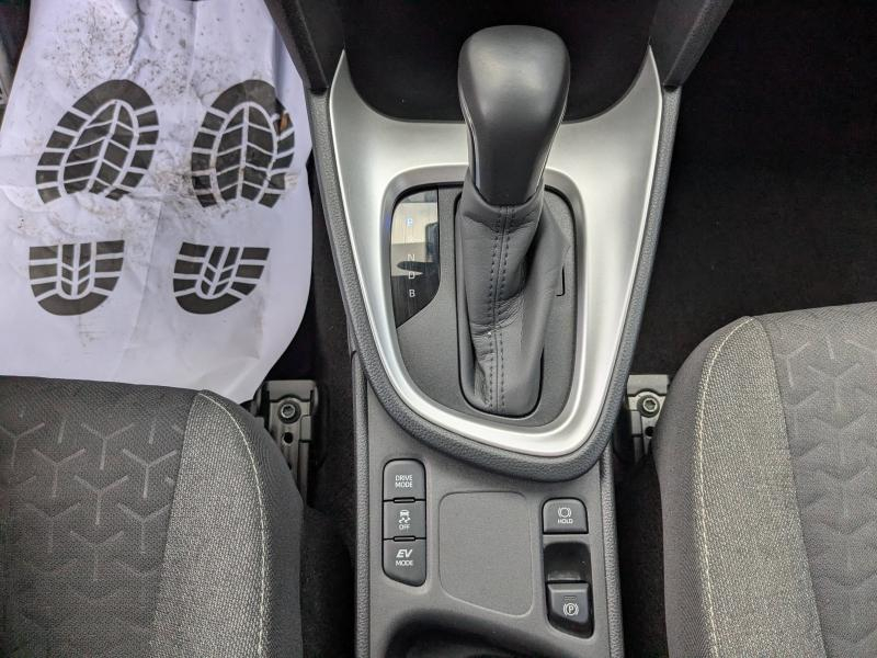 TOYOTA Yaris Cross d’occasion à vendre à DRAGUIGNAN chez VAGNEUR (Photo 14)