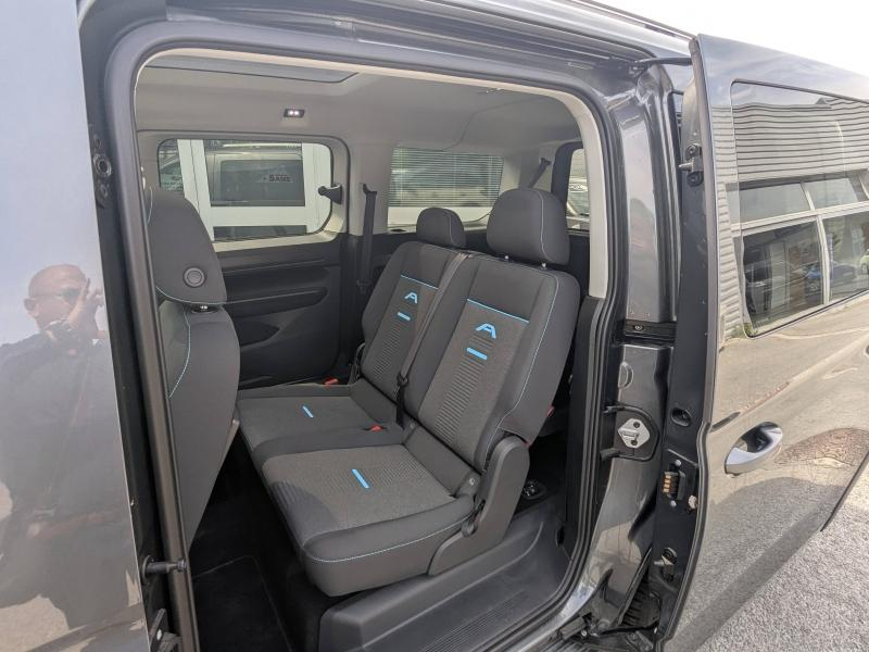 FORD Grd Tourneo Connect d’occasion à vendre à DRAGUIGNAN chez VAGNEUR (Photo 13)